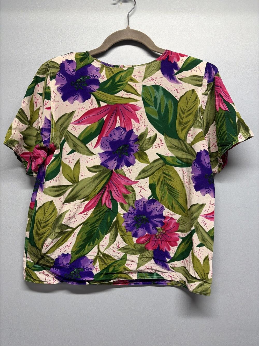 Vintage Tess Blouse - Women’s Size Small/Short Sleeve/Bright Floral - 100% Silk
